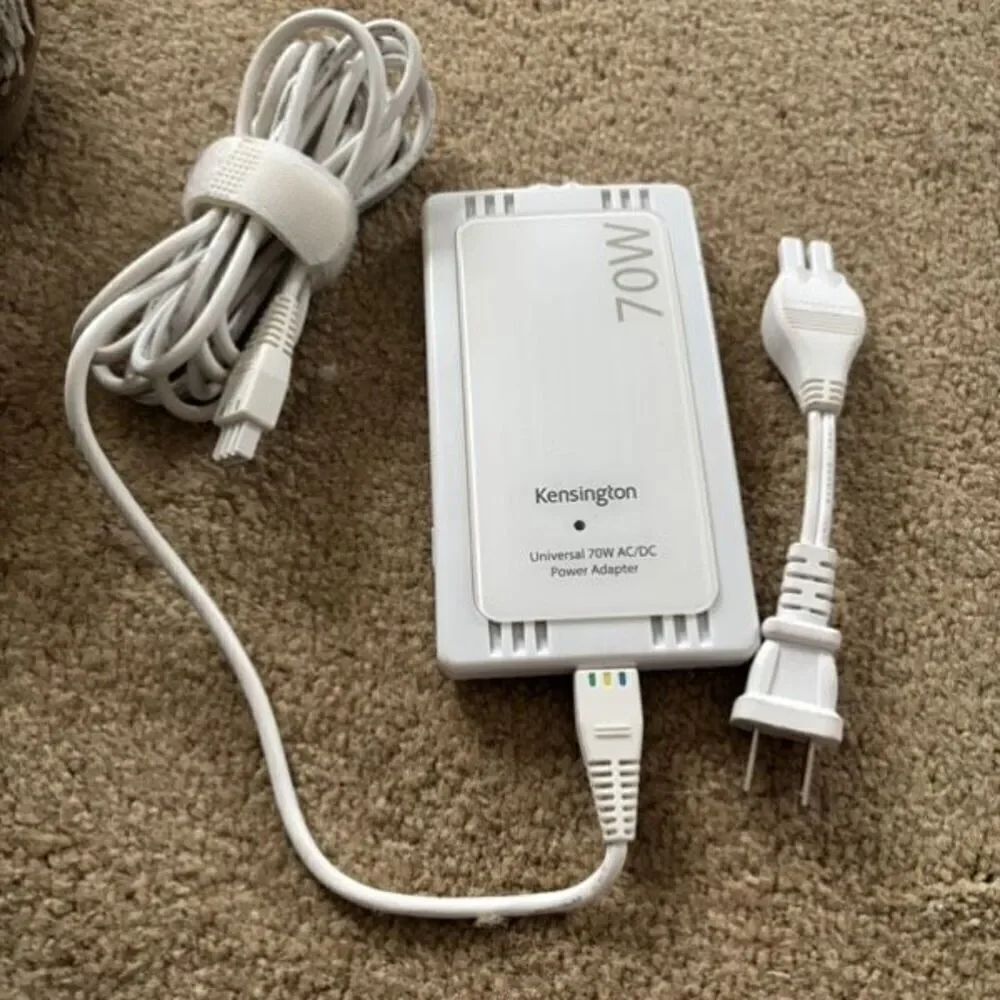Kensington Universal 70W AC/DC Model # 33335 Power Adapter *Works*